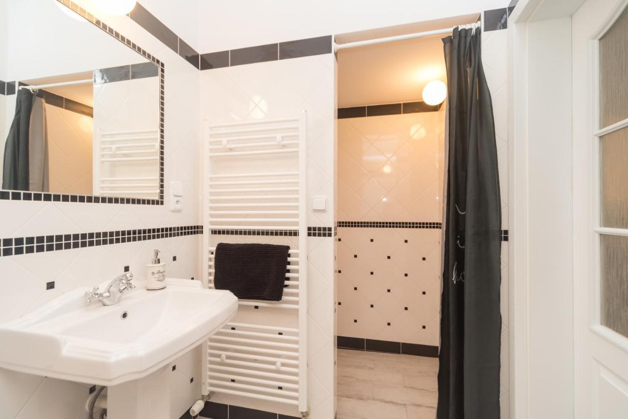 Budyne Apartment Ii. Budyne nad Ohri Bagian luar foto