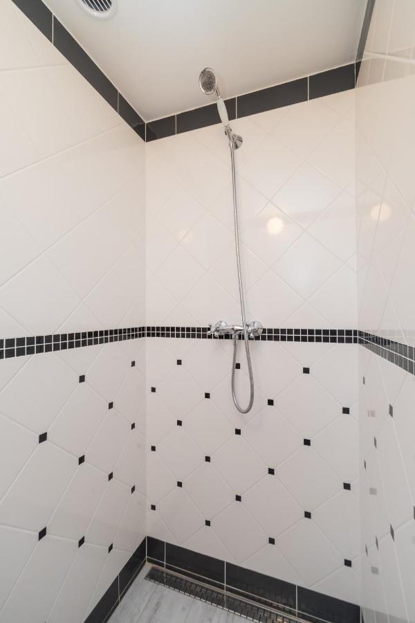 Budyne Apartment Ii. Budyne nad Ohri Bagian luar foto